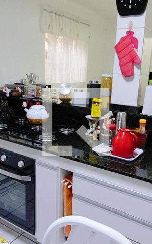 Casa à venda com 150m², 2 quartos e 2 vagas Casa à venda com 150m², 2 quartos e 2 vagasCozinha