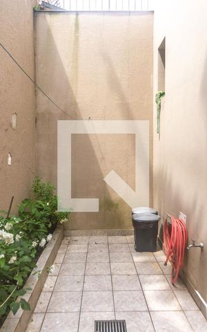 Casa para alugar com 360m², 3 quartos e 5 vagas Casa para alugar com 360m², 3 quartos e 5 vagasQuintal