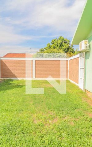 Casa à venda com 120m², 3 quartos e 3 vagas Casa à venda com 120m², 3 quartos e 3 vagasÁrea Externa