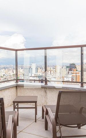 Apartamento à venda com 210m², 3 quartos e 3 vagas Apartamento à venda com 210m², 3 quartos e 3 vagasTerraço