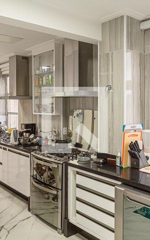Apartamento à venda com 210m², 3 quartos e 3 vagas Apartamento à venda com 210m², 3 quartos e 3 vagasCozinha