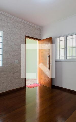 Casa para alugar com 130m², 3 quartos e 2 vagas Casa para alugar com 130m², 3 quartos e 2 vagasSala