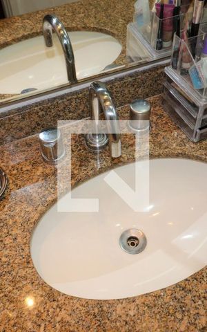 Apartamento à venda com 154m², 3 quartos e 3 vagas Apartamento à venda com 154m², 3 quartos e 3 vagasBanheiro da Suíte 2