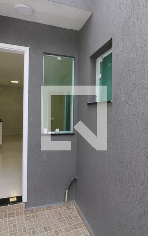 Casa para alugar com 38m², 2 quartos e sem vagaQuintal