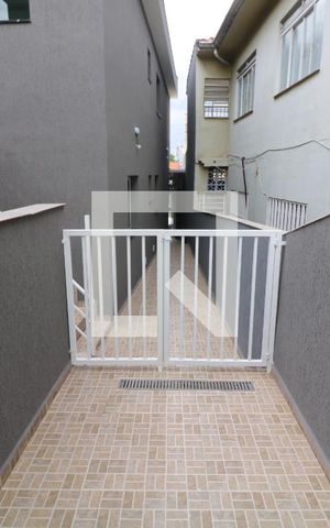 Casa para alugar com 38m², 2 quartos e sem vagaQuintal