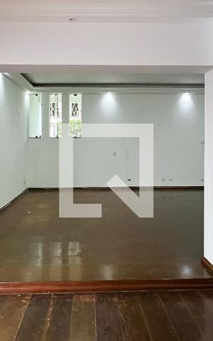Casa à venda com 300m², 3 quartos e 4 vagasSala