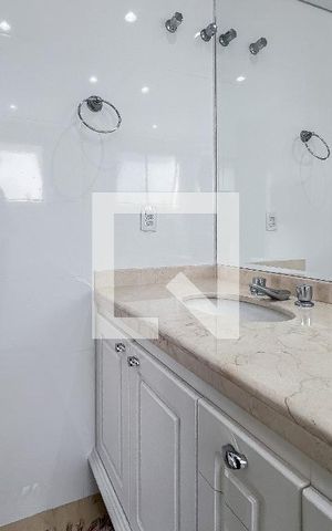 Apartamento para alugar com 195m², 4 quartos e 3 vagasBanheiro da Suíte 3