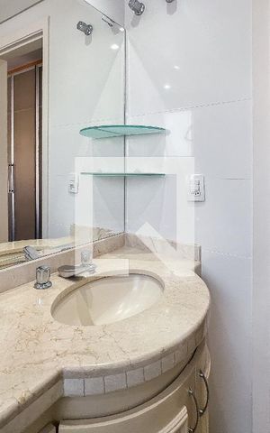 Apartamento para alugar com 195m², 4 quartos e 3 vagasBanheiro da Suíte 2