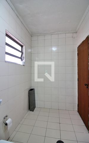Casa à venda com 242m², 4 quartos e 4 vagasBanheiro do Quarto 1 - Suíte