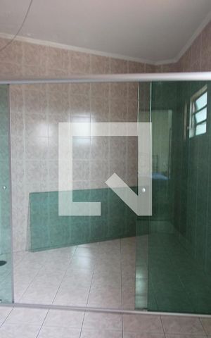 Casa à venda com 242m², 4 quartos e 4 vagasBanheiro do Quarto 4 - Suíte