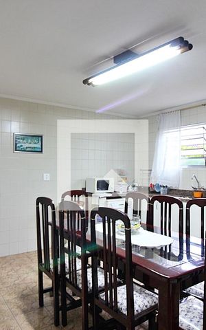 Casa à venda com 242m², 4 quartos e 4 vagasCozinha