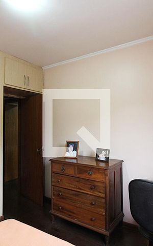 Casa à venda com 242m², 4 quartos e 4 vagasQuarto 2