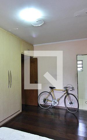 Casa à venda com 242m², 4 quartos e 4 vagasQuarto 1 - Suíte