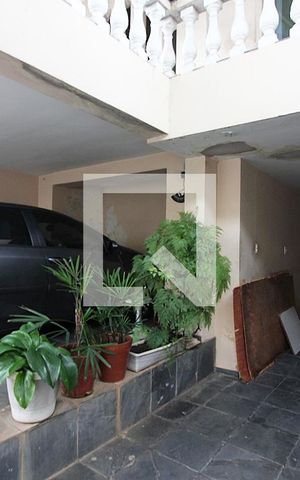 Casa à venda com 242m², 4 quartos e 4 vagasGaragem