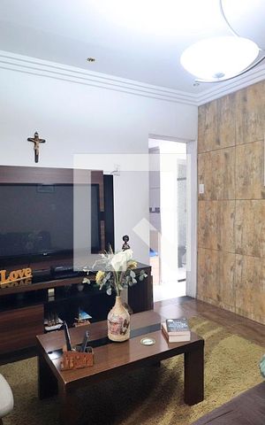 Casa à venda com 90m², 2 quartos e 2 vagasSala