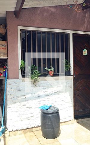 Casa à venda com 90m², 2 quartos e 2 vagasEntrada