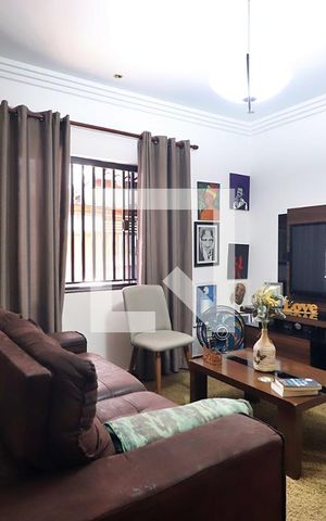 Casa à venda com 90m², 2 quartos e 2 vagasSala