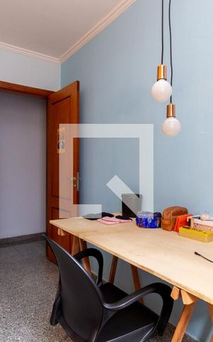 Casa à venda com 130m², 4 quartos e 4 vagas Casa à venda com 130m², 4 quartos e 4 vagasQuarto