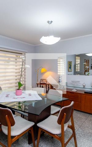 Casa à venda com 130m², 4 quartos e 4 vagas Casa à venda com 130m², 4 quartos e 4 vagasSala de Jantar