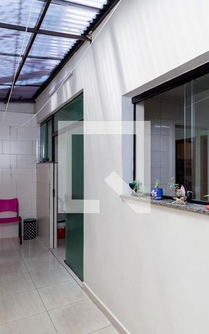 Casa à venda com 130m², 4 quartos e 4 vagas Casa à venda com 130m², 4 quartos e 4 vagasQuintal