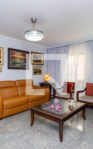 Casa à venda com 130m², 4 quartos e 4 vagas Casa à venda com 130m², 4 quartos e 4 vagasSala de Estar