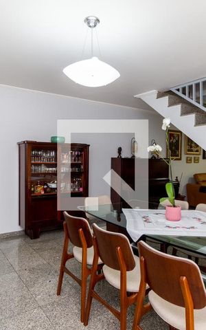 Casa à venda com 130m², 4 quartos e 4 vagas Casa à venda com 130m², 4 quartos e 4 vagasSala de Jantar