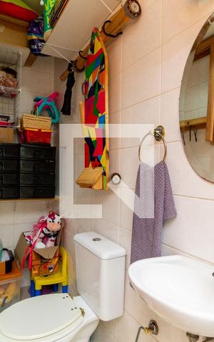 Casa à venda com 130m², 4 quartos e 4 vagas Casa à venda com 130m², 4 quartos e 4 vagasBanheiro - Área de Serviço