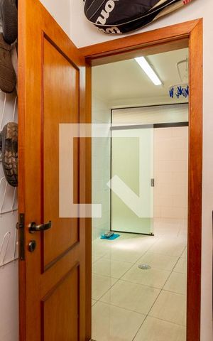 Casa à venda com 130m², 4 quartos e 4 vagas Casa à venda com 130m², 4 quartos e 4 vagasDispensa - Área de Serviço