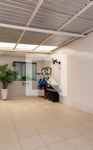 Casa à venda com 130m², 4 quartos e 4 vagas Casa à venda com 130m², 4 quartos e 4 vagasGaragem