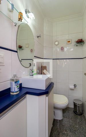Casa à venda com 130m², 4 quartos e 4 vagas Casa à venda com 130m², 4 quartos e 4 vagasLavabo