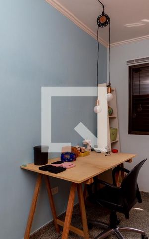 Casa à venda com 130m², 4 quartos e 4 vagas Casa à venda com 130m², 4 quartos e 4 vagasQuarto