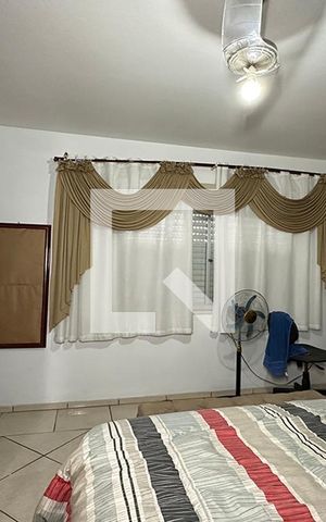 Casa à venda com 210m², 4 quartos e 3 vagasQuarto - Suíte