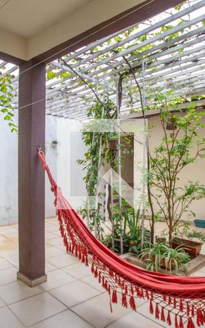 Casa à venda com 285m², 2 quartos e 4 vagasQuintal