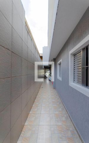 Casa à venda com 360m², 7 quartos e 2 vagas Casa à venda com 360m², 7 quartos e 2 vagasCorredor Lateral