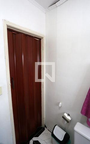 Casa à venda com 80m², 3 quartos e 1 vagaBanheiro