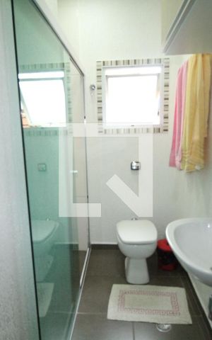 Casa à venda com 250m², 3 quartos e 2 vagasSuíte