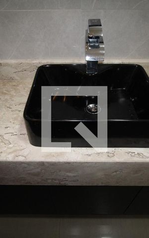 Casa à venda com 250m², 3 quartos e 2 vagasBanheiro 1