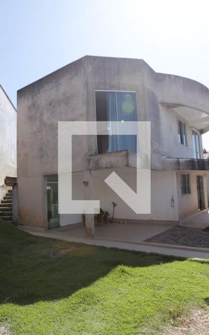 Casa à venda com 203m², 4 quartos e 2 vagasFachada