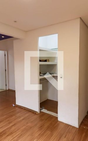 Casa para alugar com 300m², 1 quarto e sem vaga Casa para alugar com 300m², 1 quarto e sem vagaQuarto