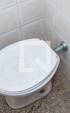 Casa à venda com 210m², 3 quartos e 2 vagas Casa à venda com 210m², 3 quartos e 2 vagasLavabo sala multiuso