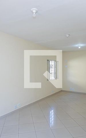 Casa à venda com 210m², 3 quartos e 2 vagas Casa à venda com 210m², 3 quartos e 2 vagasQuarto