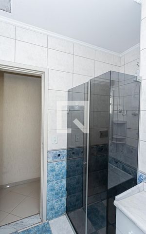 Casa à venda com 210m², 3 quartos e 2 vagas Casa à venda com 210m², 3 quartos e 2 vagasBanheiro Social
