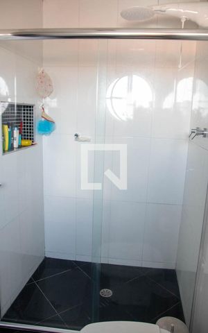 Casa à venda com 140m², 5 quartos e 3 vagas Casa à venda com 140m², 5 quartos e 3 vagasBanheiro do Quarto 1