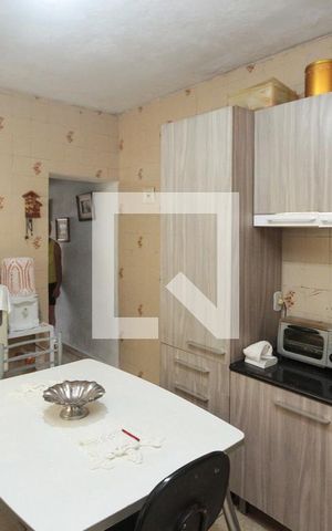 Casa à venda com 250m², 3 quartos e 2 vagas Casa à venda com 250m², 3 quartos e 2 vagasCozinha