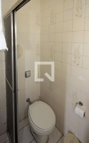 Casa à venda com 250m², 3 quartos e 2 vagas Casa à venda com 250m², 3 quartos e 2 vagasBanheiro Social