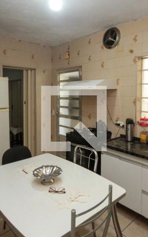 Casa à venda com 250m², 3 quartos e 2 vagas Casa à venda com 250m², 3 quartos e 2 vagasCozinha