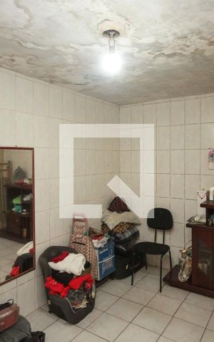 Casa à venda com 250m², 3 quartos e 2 vagas Casa à venda com 250m², 3 quartos e 2 vagasQuarto de Serviço