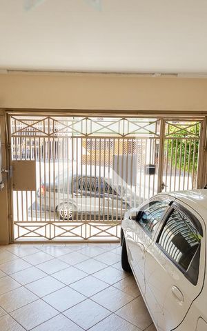 Casa à venda com 125m², 3 quartos e 2 vagas Casa à venda com 125m², 3 quartos e 2 vagasVista - Sala