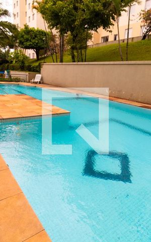 Apartamento à venda com 70m², 3 quartos e sem vagaÁrea comum - Piscina
