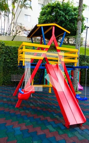 Apartamento à venda com 70m², 3 quartos e sem vagaÁrea comum - Playground